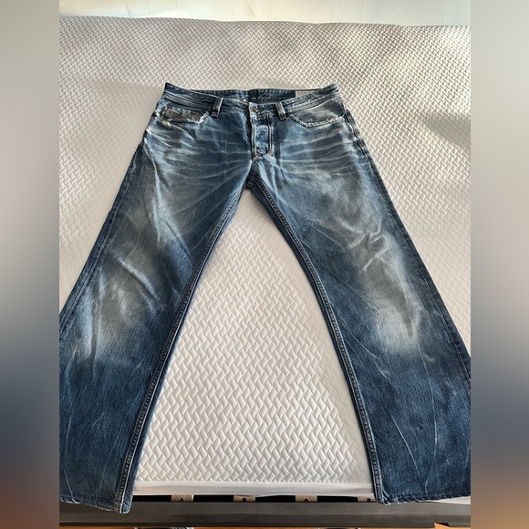 Diesel Industry Larkee “Made in Italy” Denim Jeans - Picture 3 of 5